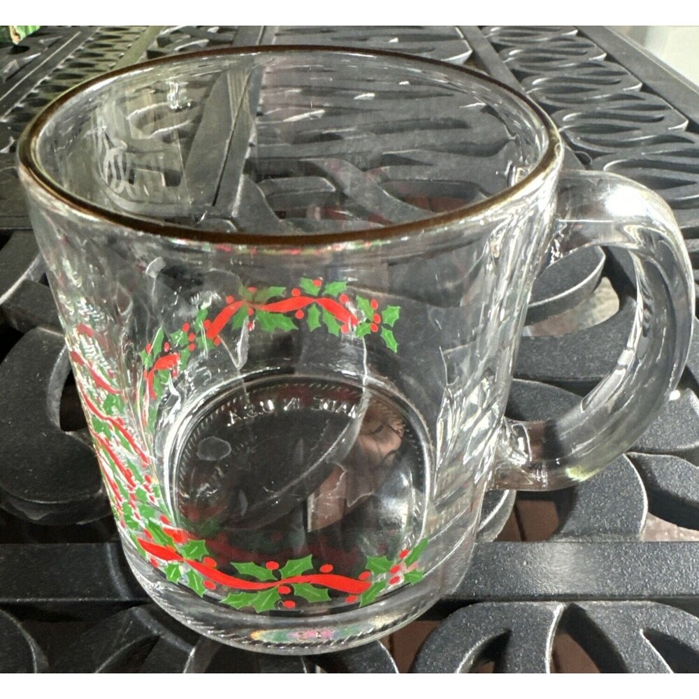 Set of 4 Arby LIBBEY Holly Berry Coffee Cups Cocoa Mugs w/ Gold Rim Vintage